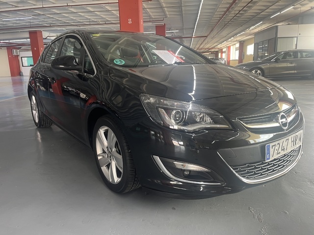 OpelAstra 1.4 Turbo Sportive 103 kW (140 CV) Vehículo usado en Barcelona - 1 OpelAstra 1.4 Turbo Sportive 103 kW (140 CV) Vehículo usado en Barcelona - 1