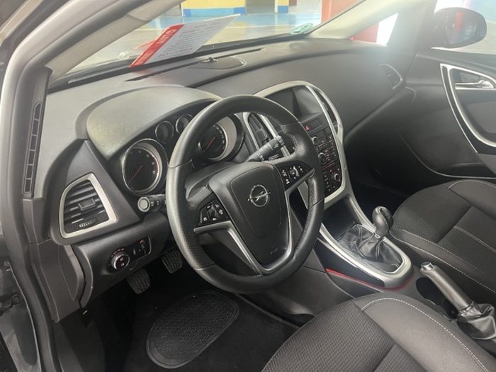 OpelAstra 1.4 Turbo Sportive 103 kW (140 CV) Vehículo usado en Barcelona - 12 OpelAstra 1.4 Turbo Sportive 103 kW (140 CV) Vehículo usado en Barcelona - 12