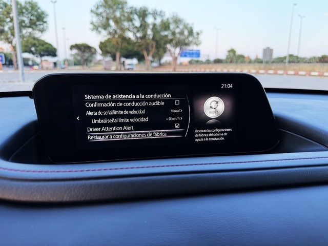 MazdaCX-30 2.0 e-SKYACTIV-X Homura 2WD AT 137 kW (186 CV) Vehículo usado en Barcelona - 26
