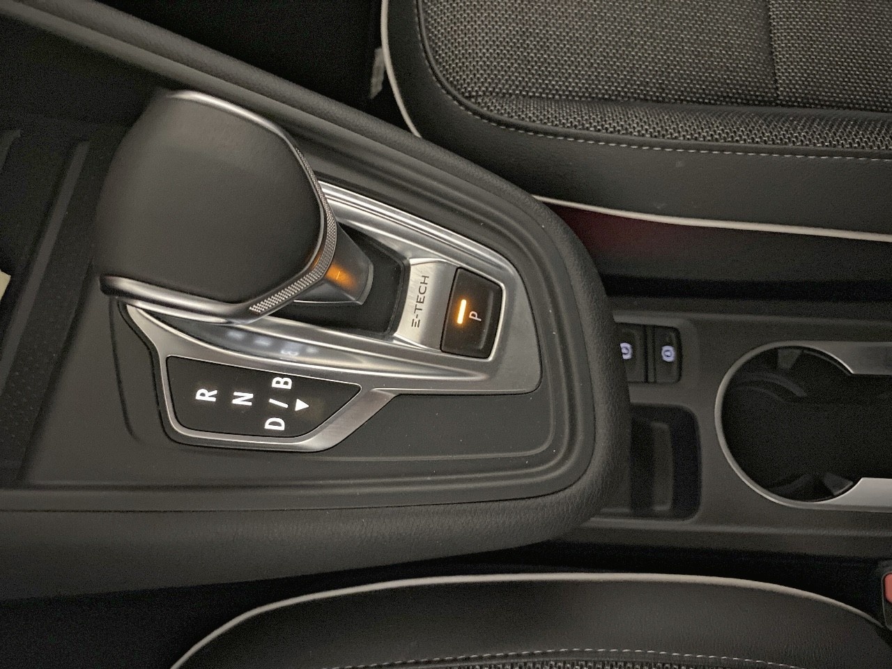 Renault Captur Zen E-TECH Híbrido enchufable 118 kW (160 CV) - foto 7 de Renault Captur