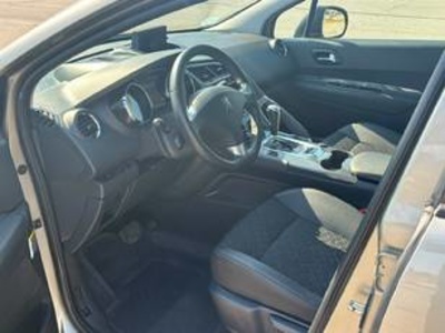Peugeot 3008 1.6 BlueHDi FAP Allure 88 kW (120 CV) Peugeot 3008 1.6 BlueHDi FAP Allure 88 kW (120 CV)