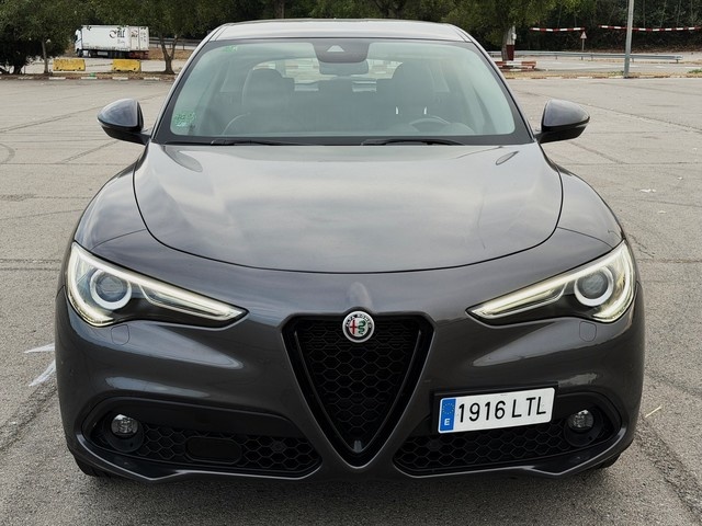 Alfa RomeoStelvio 2.2 Diesel Sprint RWD 140 kW (190 CV) Vehículo usado en Barcelona - 5