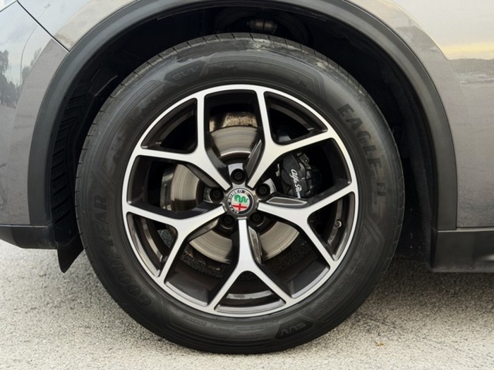 Alfa RomeoStelvio 2.2 Diesel Sprint RWD 140 kW (190 CV) Vehículo usado en Barcelona - 13 Alfa RomeoStelvio 2.2 Diesel Sprint RWD 140 kW (190 CV) Vehículo usado en Barcelona - 13