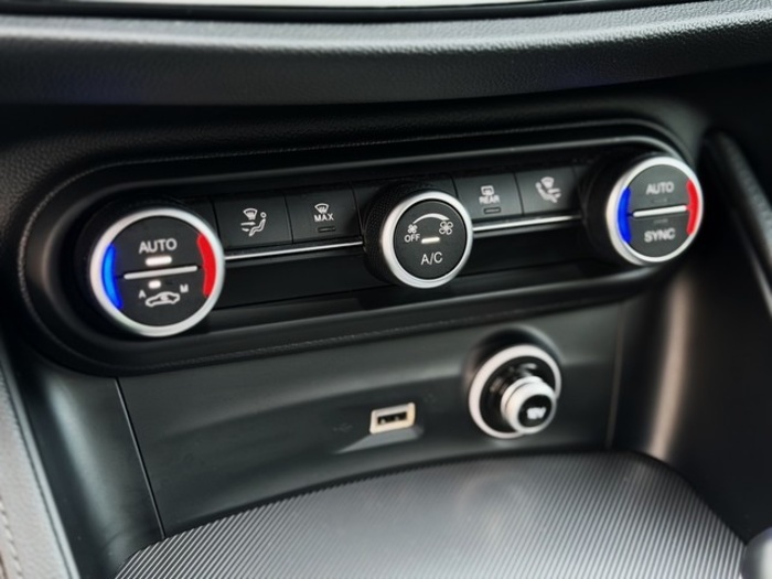 Alfa RomeoStelvio 2.2 Diesel Sprint RWD 140 kW (190 CV) Vehículo usado en Barcelona - 26 Alfa RomeoStelvio 2.2 Diesel Sprint RWD 140 kW (190 CV) Vehículo usado en Barcelona - 26