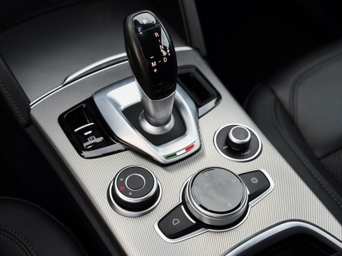 Alfa RomeoStelvio 2.2 Diesel Sprint RWD 140 kW (190 CV) Vehículo usado en Barcelona - 27 Alfa RomeoStelvio 2.2 Diesel Sprint RWD 140 kW (190 CV) Vehículo usado en Barcelona - 27