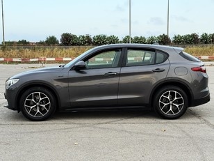 Alfa Romeo Stelvio 2.2 Diesel Sprint RWD 140 kW (190 CV) Alfa Romeo Stelvio 2.2 Diesel Sprint RWD 140 kW (190 CV)