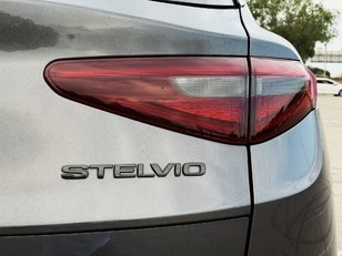 Alfa Romeo Stelvio 2.2 Diesel Sprint RWD 140 kW (190 CV) Alfa Romeo Stelvio 2.2 Diesel Sprint RWD 140 kW (190 CV)