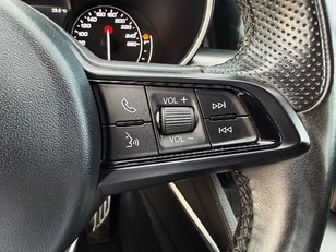 Alfa Romeo Stelvio 2.2 Diesel Sprint RWD 140 kW (190 CV) Alfa Romeo Stelvio 2.2 Diesel Sprint RWD 140 kW (190 CV)
