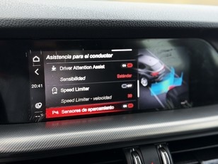 Alfa Romeo Stelvio 2.2 Diesel Sprint RWD 140 kW (190 CV) Alfa Romeo Stelvio 2.2 Diesel Sprint RWD 140 kW (190 CV)
