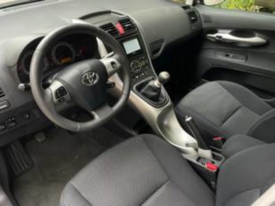 Toyota Auris 1.6 VVT-I Active 97 kW (132 CV) Toyota Auris 1.6 VVT-I Active 97 kW (132 CV)