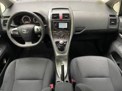 Toyota Auris 1.6 VVT-I Active 97 kW (132 CV) Toyota Auris 1.6 VVT-I Active 97 kW (132 CV)