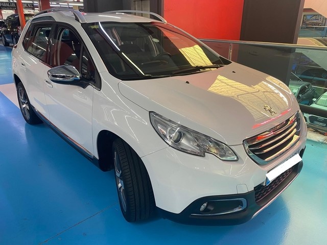Peugeot2008 VTI 120 Allure 88 kW (120 CV) Vehículo usado en Barcelona - 3
