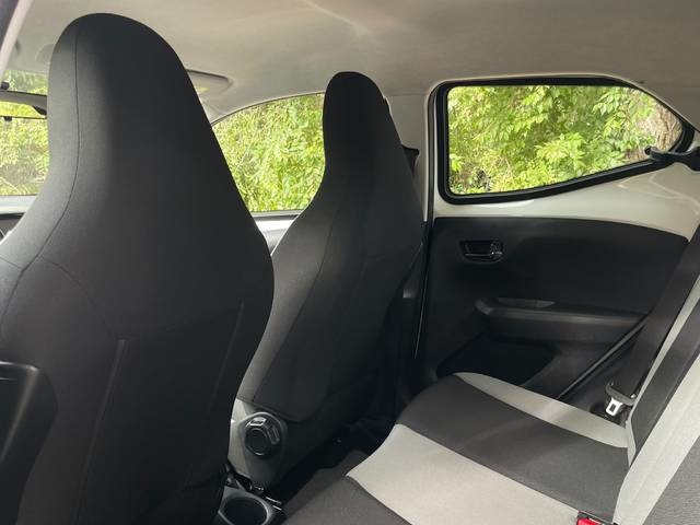ToyotaAygo 1.0 70 x-cite 51 kW (69 CV) Vehículo usado en Barcelona - 10
