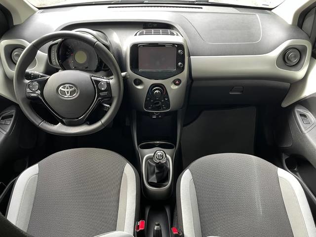 ToyotaAygo 1.0 70 x-cite 51 kW (69 CV) Vehículo usado en Barcelona - 12