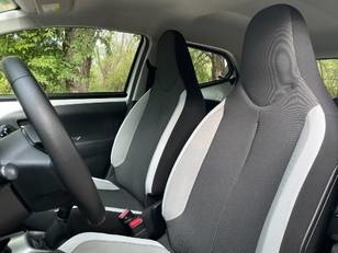 Toyota Aygo 1.0 70 x-cite 51 kW (69 CV) Toyota Aygo 1.0 70 x-cite 51 kW (69 CV)