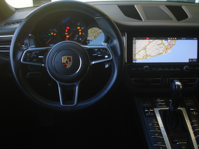 PorscheMacan 180 kW (245 CV) Vehículo usado en Barcelona - 18 PorscheMacan 180 kW (245 CV) Vehículo usado en Barcelona - 18