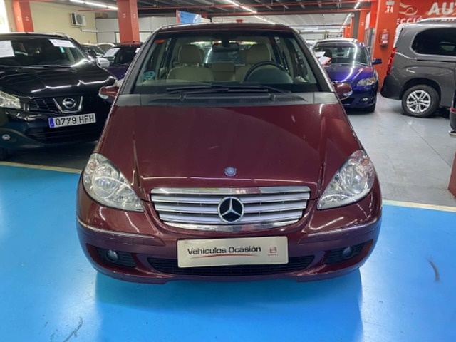 Mercedes-BenzClase A 170 Elegance 85 kW (116 CV) Vehículo usado en Barcelona - 2