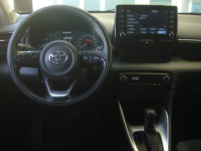ToyotaYaris 120H Active Tech 85 kW (116 CV) Vehículo usado en Barcelona - 11 ToyotaYaris 120H Active Tech 85 kW (116 CV) Vehículo usado en Barcelona - 11