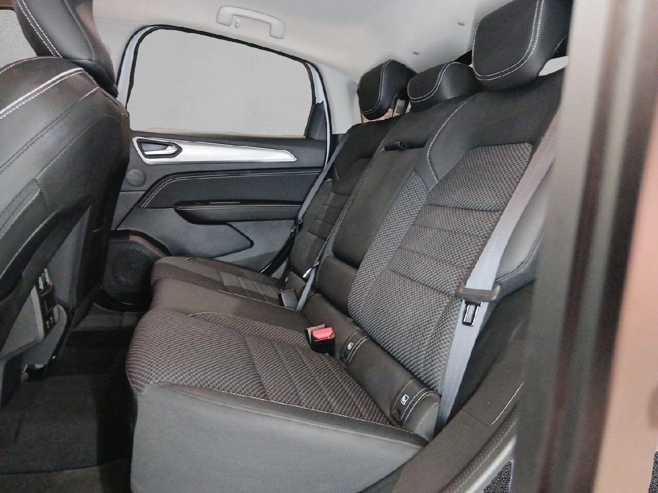 Renault Arkana Zen TCE 140 Mild Hybrid 103 kW (140 CV) EDC - foto 9 de Renault Arkana