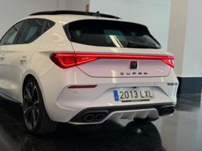 CUPRA León 2.0 TSI VZ DSG 221 kW (300 CV) CUPRA León 2.0 TSI VZ DSG 221 kW (300 CV)