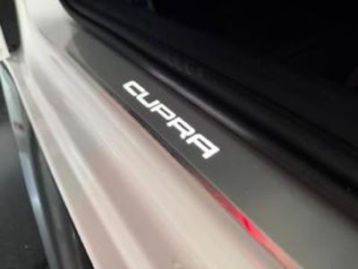 CUPRA León 2.0 TSI VZ DSG 221 kW (300 CV) CUPRA León 2.0 TSI VZ DSG 221 kW (300 CV)