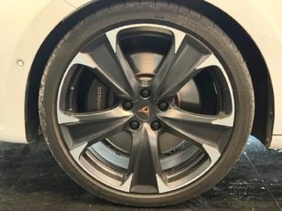 CUPRA León 2.0 TSI VZ DSG 221 kW (300 CV) CUPRA León 2.0 TSI VZ DSG 221 kW (300 CV)