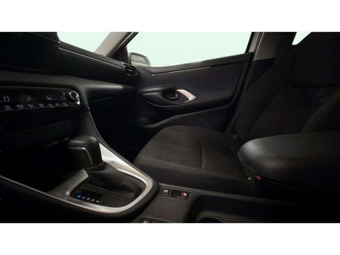 ToyotaYaris 120H Style 85 kW (116 CV) Vehículo usado en Barcelona - 10 ToyotaYaris 120H Style 85 kW (116 CV) Vehículo usado en Barcelona - 10