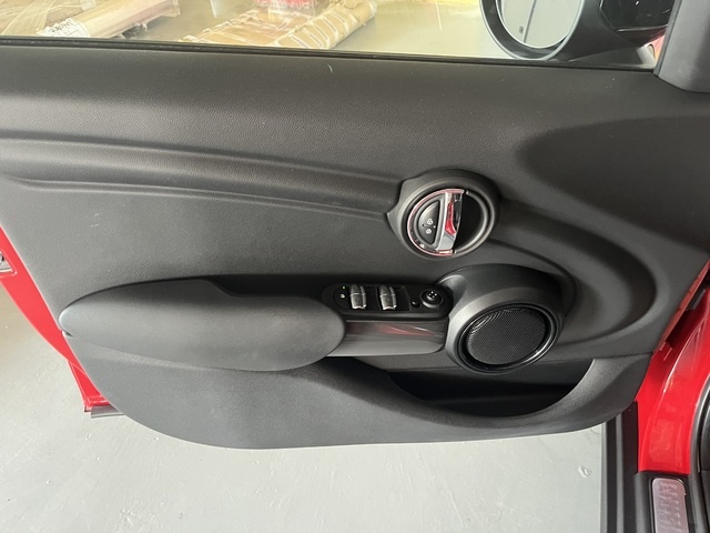MINIMINI Cooper 5 Puertas 100 kW (136 CV) Vehículo usado en Barcelona - 12 MINIMINI Cooper 5 Puertas 100 kW (136 CV) Vehículo usado en Barcelona - 12
