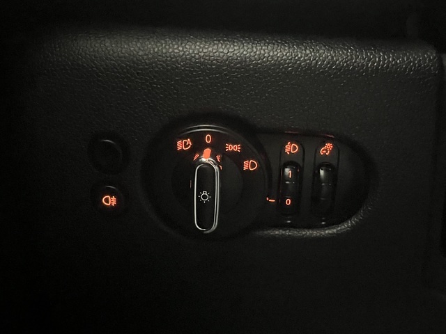 MINIMINI Cooper 5 Puertas 100 kW (136 CV) Vehículo usado en Barcelona - 13 MINIMINI Cooper 5 Puertas 100 kW (136 CV) Vehículo usado en Barcelona - 13