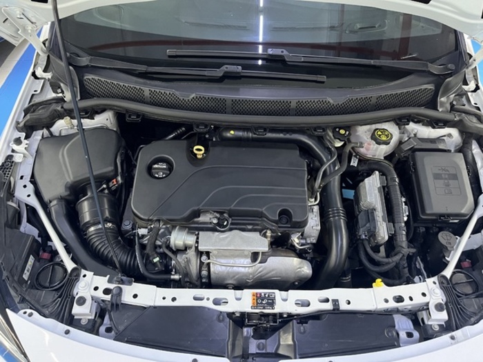 OpelAstra 1.4 Turbo Dynamic 110 kW (150 CV) Vehículo usado en Barcelona - 29 OpelAstra 1.4 Turbo Dynamic 110 kW (150 CV) Vehículo usado en Barcelona - 29