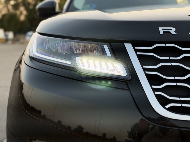 Land RoverRange Rover Velar D240 I4 Standard 4WD Auto 150 kW (204 CV) Vehículo usado en Barcelona - 11