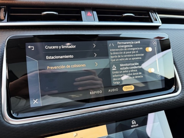 Land RoverRange Rover Velar D240 I4 Standard 4WD Auto 150 kW (204 CV) Vehículo usado en Barcelona - 27 Land RoverRange Rover Velar D240 I4 Standard 4WD Auto 150 kW (204 CV) Vehículo usado en Barcelona - 27