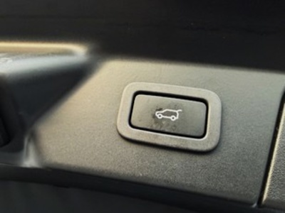 Land Rover Range Rover Velar D240 I4 Standard 4WD Auto 150 kW (204 CV) Land Rover Range Rover Velar D240 I4 Standard 4WD Auto 150 kW (204 CV)