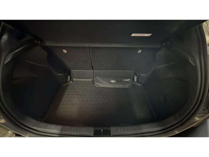ToyotaYaris 120H Style 85 kW (116 CV) Vehículo usado en Barcelona - 18 ToyotaYaris 120H Style 85 kW (116 CV) Vehículo usado en Barcelona - 18