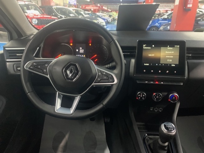 RenaultClio Equilibre Blue dCi 74 kW (100 CV) Vehículo usado en Barcelona - 8 RenaultClio Equilibre Blue dCi 74 kW (100 CV) Vehículo usado en Barcelona - 8