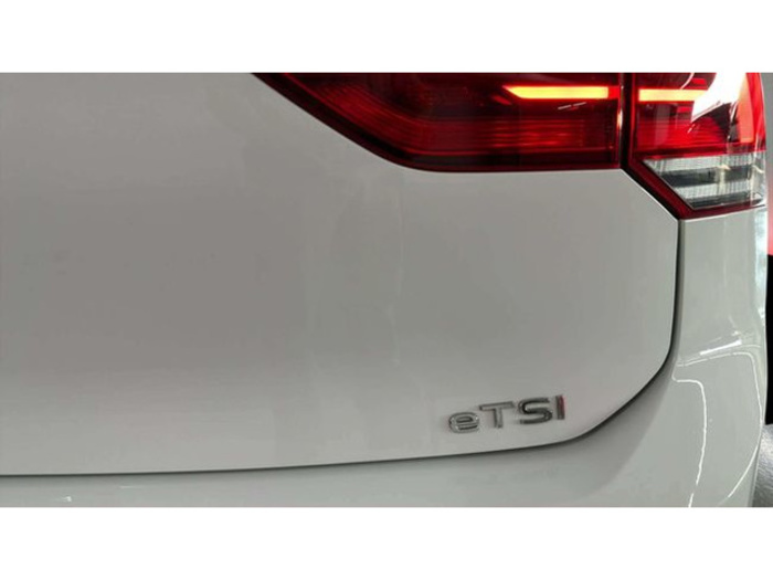 VolkswagenGolf Life 1.0 eTSI 81 kW (110 CV) DSG Vehículo usado en Barcelona - 23 VolkswagenGolf Life 1.0 eTSI 81 kW (110 CV) DSG Vehículo usado en Barcelona - 23