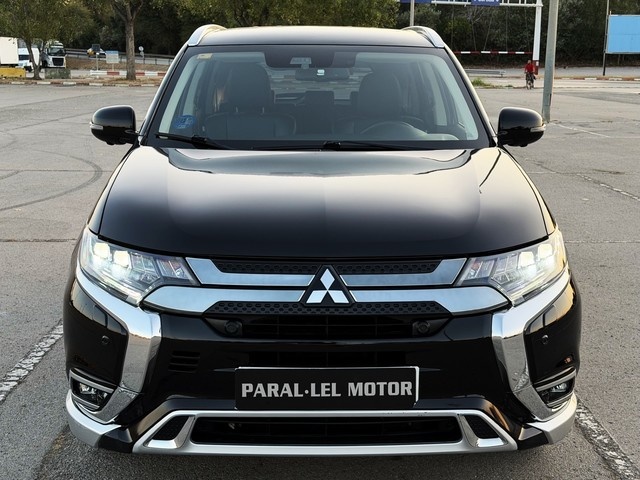MitsubishiOutlander 2.4 PHEV Kaiteki 4WD Auto 165 kW (224 CV) Vehículo usado en Barcelona - 5