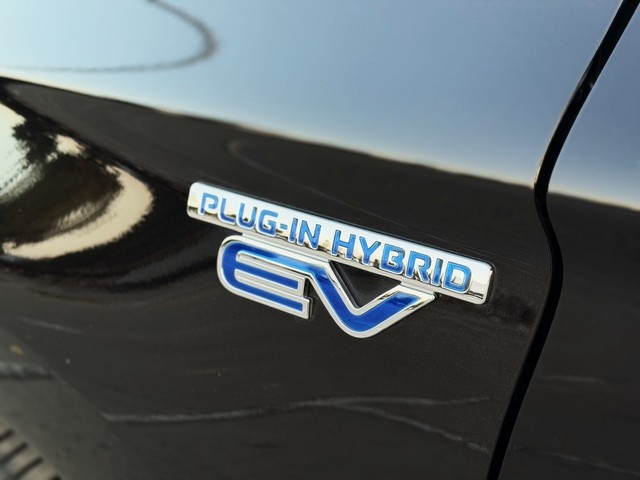 MitsubishiOutlander 2.4 PHEV Kaiteki 4WD Auto 165 kW (224 CV) Vehículo usado en Barcelona - 13
