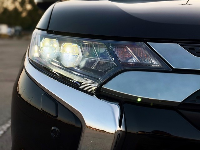 MitsubishiOutlander 2.4 PHEV Kaiteki 4WD Auto 165 kW (224 CV) Vehículo usado en Barcelona - 15