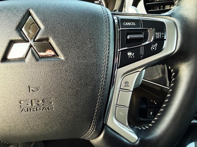MitsubishiOutlander 2.4 PHEV Kaiteki 4WD Auto 165 kW (224 CV) Vehículo usado en Barcelona - 20
