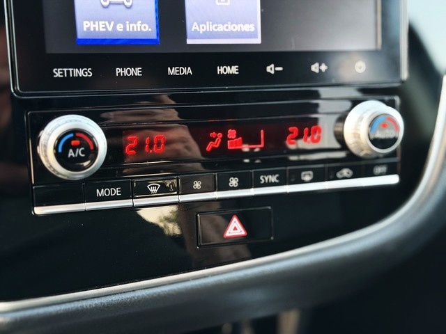 MitsubishiOutlander 2.4 PHEV Kaiteki 4WD Auto 165 kW (224 CV) Vehículo usado en Barcelona - 27