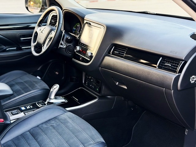 MitsubishiOutlander 2.4 PHEV Kaiteki 4WD Auto 165 kW (224 CV) Vehículo usado en Barcelona - 31