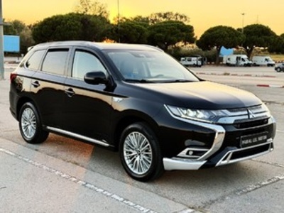 Mitsubishi Outlander 2.4 PHEV Kaiteki 4WD Auto 165 kW (224 CV) Mitsubishi Outlander 2.4 PHEV Kaiteki 4WD Auto 165 kW (224 CV)