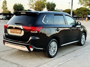 Mitsubishi Outlander 2.4 PHEV Kaiteki 4WD Auto 165 kW (224 CV)