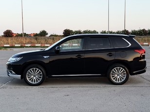 Mitsubishi Outlander 2.4 PHEV Kaiteki 4WD Auto 165 kW (224 CV)