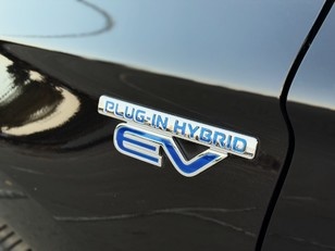 Mitsubishi Outlander 2.4 PHEV Kaiteki 4WD Auto 165 kW (224 CV)