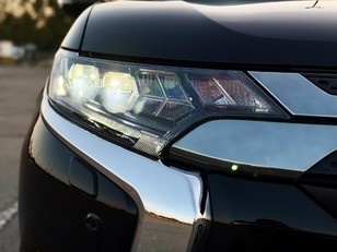 Mitsubishi Outlander 2.4 PHEV Kaiteki 4WD Auto 165 kW (224 CV)