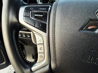 Mitsubishi Outlander 2.4 PHEV Kaiteki 4WD Auto 165 kW (224 CV) Mitsubishi Outlander 2.4 PHEV Kaiteki 4WD Auto 165 kW (224 CV)