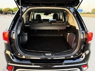 Mitsubishi Outlander 2.4 PHEV Kaiteki 4WD Auto 165 kW (224 CV)