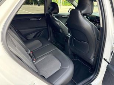 Kia Niro 1.6 GDi HEV Drive 104 kW (141 CV) Kia Niro 1.6 GDi HEV Drive 104 kW (141 CV)